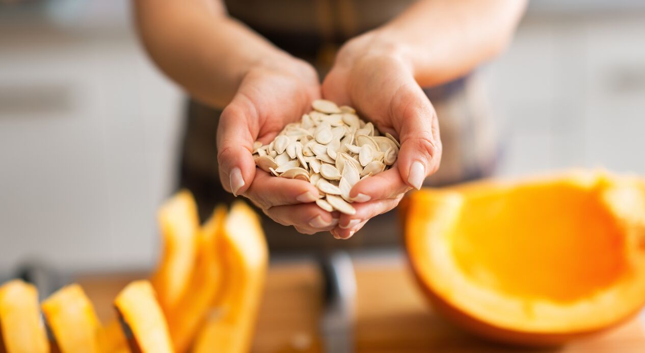 Las semillas de calabaza son un remedio popular eficaz para la prostatitis. 