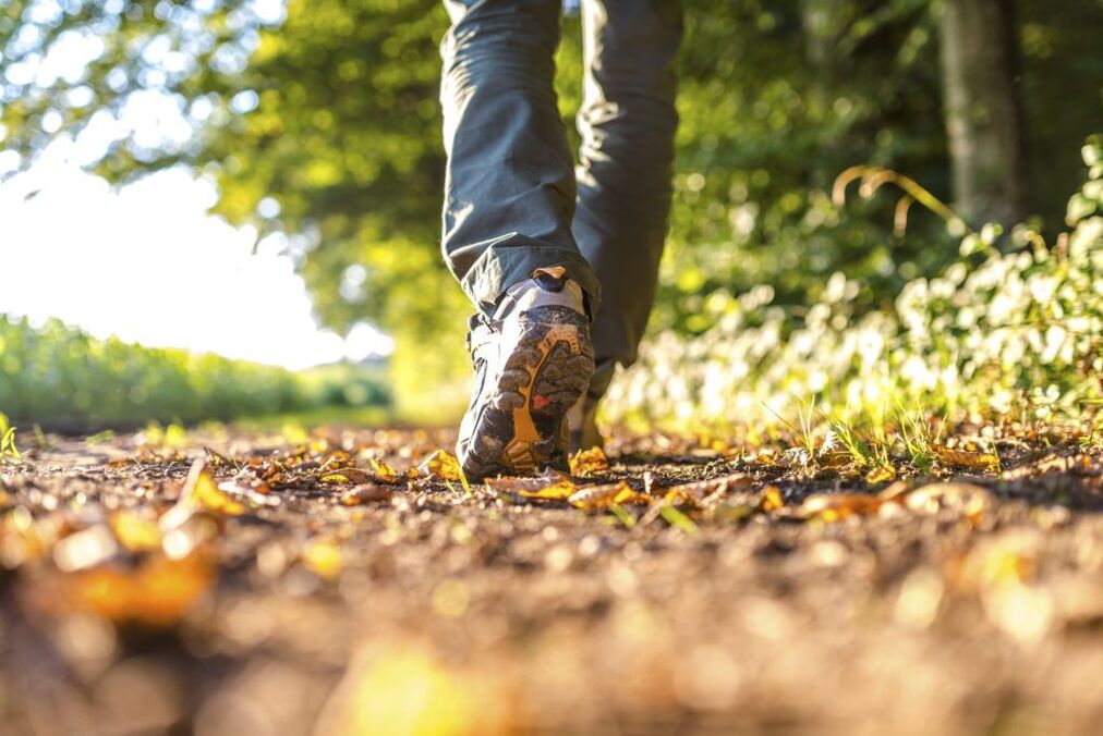 Caminar ayudará al hombre a prevenir el desarrollo de prostatitis. 